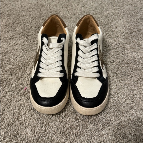 Oasis Society Californa Vegan Leather Women's Sneakers Star Black White - Picture 2 of 10